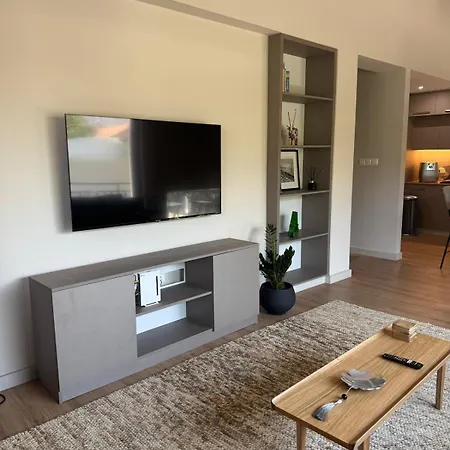 Loft 17 - Fully Renovated 2-bedroom Loft In Centre *