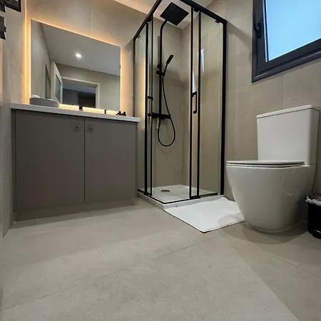 Loft 17 - Fully Renovated 2-Bedroom Loft In Centre