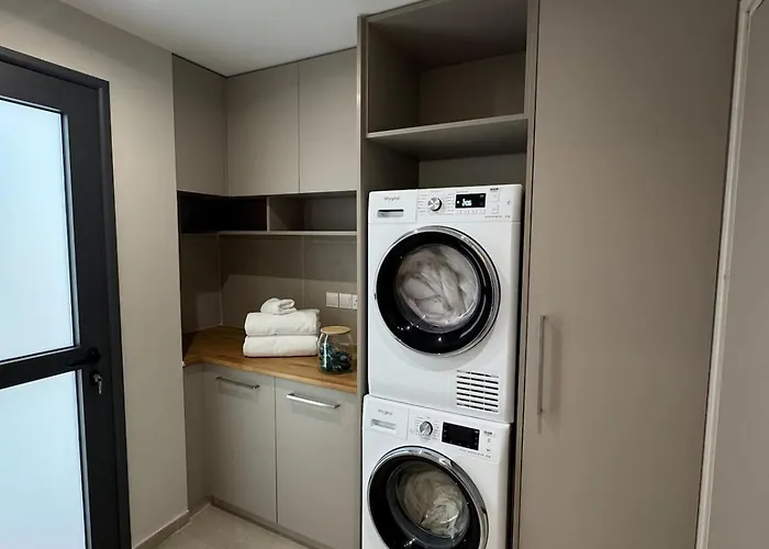 Lejlighed Loft 17 - Fully Renovated 2-Bedroom Loft In Centre Limassol